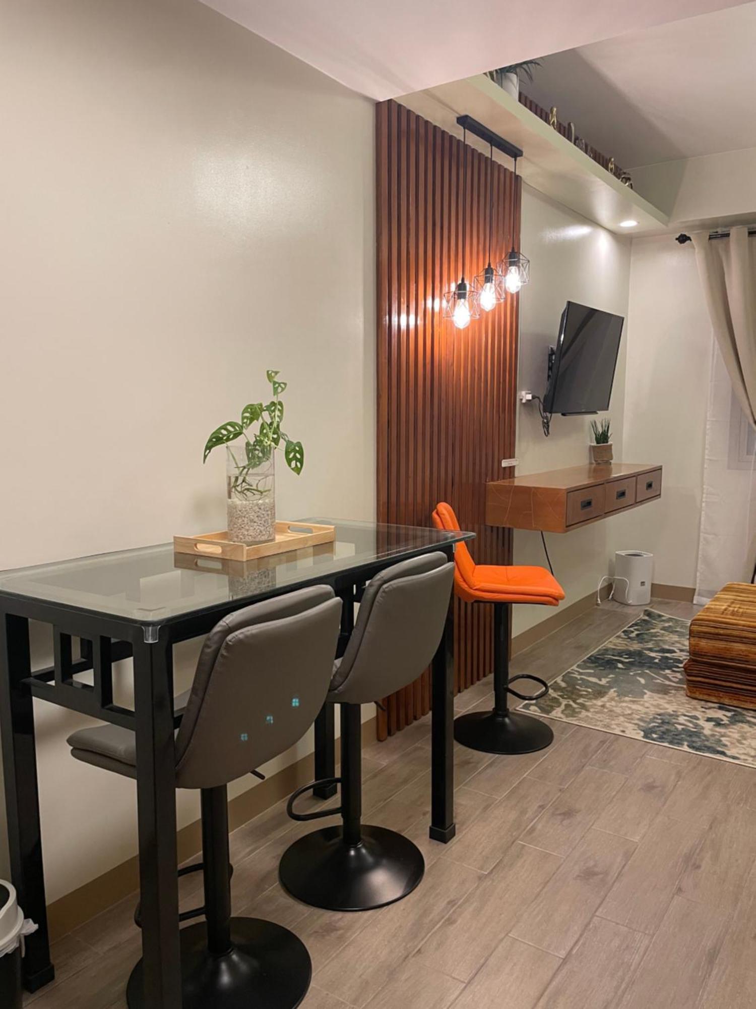 Condo Home With Fast Wifi In Bacolod City Buitenkant foto