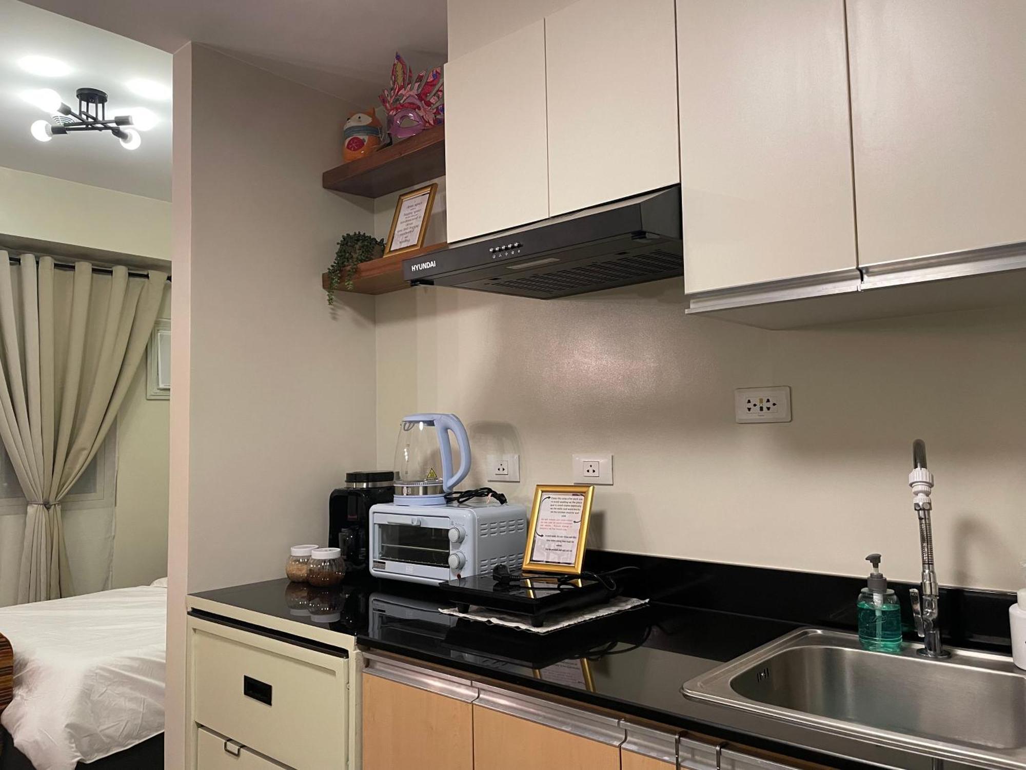 Condo Home With Fast Wifi In Bacolod City Buitenkant foto